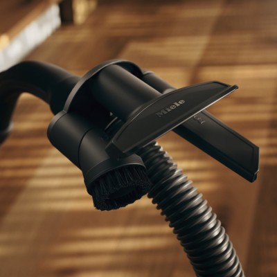 Пылесос Miele контейнерный, 890Вт, сухая уборка, конт пыль -1л, HEPA AirClean, Технология Vortex, турбощетка STB 306, черный (41