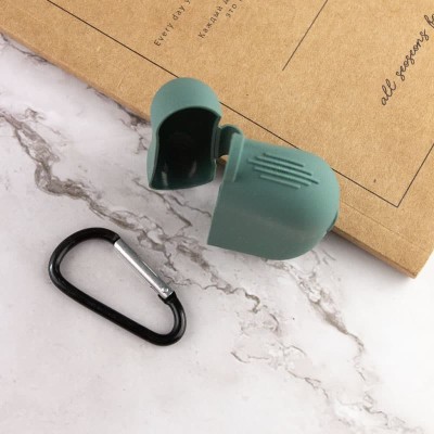 Силіконовий футляр New з карабіном для навушників Airpods Pro / Pro 2 Зелений / Pine green