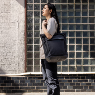 Сумки Portable THULE Paramount Crossbody Tote 22L PARATB-3116 (Чорний) Сумки Portable THULE Paramount Crossbody Tote 22L PARATB-3116 (Чорний)