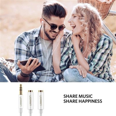Кабель UGREEN AV134 3.5mm Male To 2 Female Audio Cable 25cm White (10739)