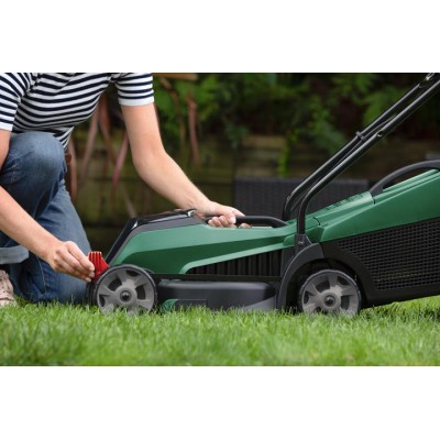Газонокосарка акумуляторна Bosch CityMower 18V-32-300 18В акб 1х4А·год 34см 31л 30-60мм 9.4кг