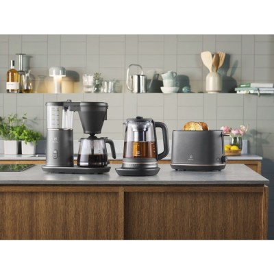 Електрочайник Electrolux 1.7л, Strix, метал, підтримка температури, чорний матовий (E7K1-6BP)