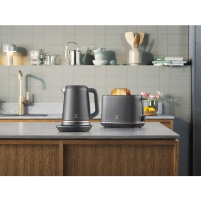 Електрочайник Electrolux 1.7л, Strix, метал, підтримка температури, чорний матовий (E7K1-6BP)