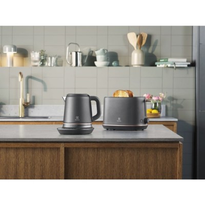 Електрочайник Electrolux 1.7л, Strix, метал, підтримка температури, чорний матовий (E7K1-6BP)