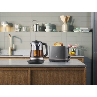 Електрочайник Electrolux 1.7л, Strix, скло, заварник, підтримка температури, чорний (E7GK1-8BP)