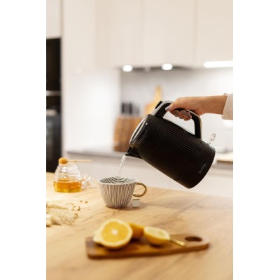 Електрочайник Gorenje 1.7л, Strix-контроль, чорний матовий (K17DPB)