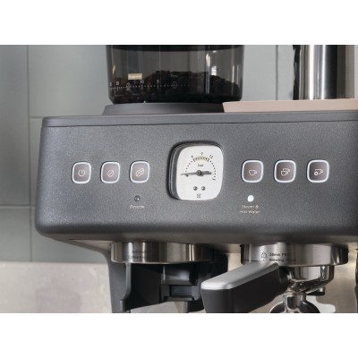 Кавоварка Electrolux ріжкова, 3л, зерно+мелена, ручний капуч, кавомолка, підігрів чашок, подача гар. води, чорний (E8EC1-8BP)