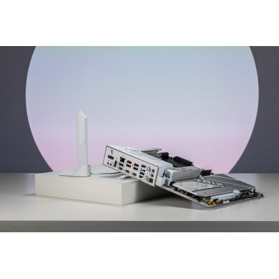 Материнcька плата ASUS ROG STRIX X870-A GAMING WIFI sAM5 X870 4xDDR5 M.2 HDMI DP WiFi BT ATX (90MB1IF0-M0EAY0)