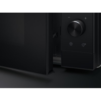 Мікрохвильова піч Electrolux, 25л, мех. керування, 900Вт, гриль, дисплей, інвертор, чорний (EMZ725MMK)