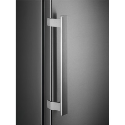 Морозильна камера Electrolux, 186x60х65, 280л, А++, NF, інв., дисплей, нерж (RUT7ME28X2)