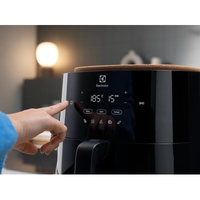 Мультипіч Electrolux 1500Вт, чаша-5л, сенсорне керування, 5 авто. програм, пластик, чорний (EAF5B)