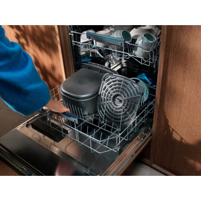 Мультипіч Electrolux 1800Вт, чаша-6.8л, сенсорне керування, 6 авто. програм, пара, пластик, чорний (EAF7SB)