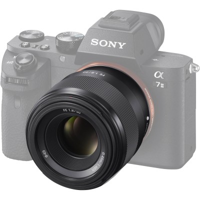 Об'єктив Sony 50mm, f/1.8 для камер NEX FF (SEL50F18F.SYX)