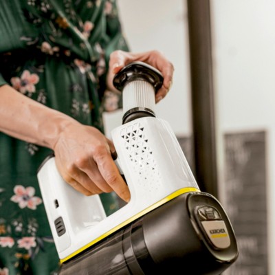 Пилосос Karcher безпровідна VC 6 CORDLESS OURFAMILY, конт пил -0.8л, автон. робота до 50хв, вага-2.5кг, НЕРА 12, білий (1.198-67