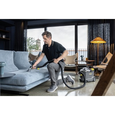 Пилосос професійний миючий Karcher Puzzi 8/1, 1200Вт, 270мБар, контейнер 8/7л, 8.6кг (1.100-240.0)