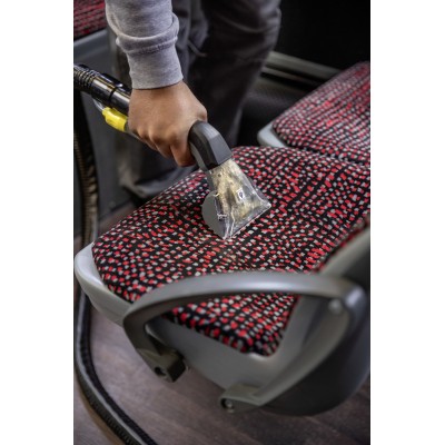 Пилосос професійний миючий Karcher Puzzi 8/1, 1200Вт, 270мБар, контейнер 8/7л, 8.6кг (1.100-240.0)