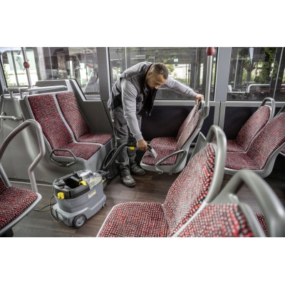 Пилосос професійний миючий Karcher Puzzi 8/1, 1200Вт, 270мБар, контейнер 8/7л, 8.6кг (1.100-240.0)