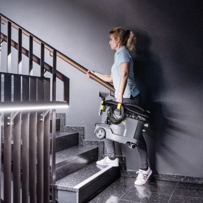 Пилосос професійний миючий Karcher Puzzi 8/1, 1200Вт, 270мБар, контейнер 8/7л, 8.6кг (1.100-240.0)