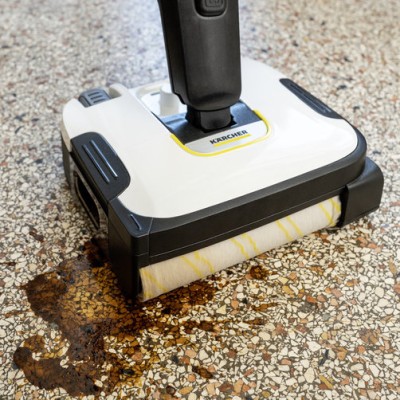 Підлогомийна машина Karcher безпровідна FC 2-4 Battery Set, вода -0.2л, автон. робота до 20хв, вага-2.3кг, білий (1.056-200.0)