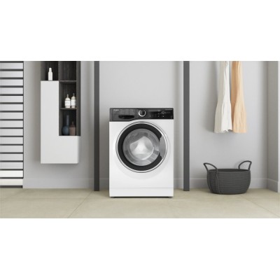 Пральна машина Whirlpool фронтальна, 6кг, 1200, A+++, 43см, дисплей, інвертор, люк чорний, білий (WRBSB6228BUA)