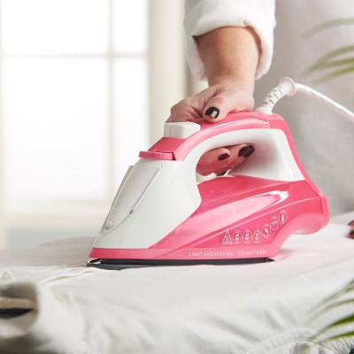Праска Russell Hobbs Light & Easy Pro, 2600Вт, 240мл, паровий удар -130гр, постійна пара - 40гр, керам. підошва, біло-рожевий (2