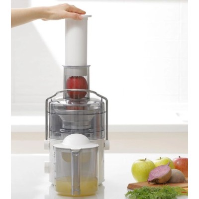 Соковитискач Panasonic відцентрований 1000Вт, чаша-1.5л, жмих-2л, жолоб на ціле яблуко, пластик/метал, білий (MJ-CB100WTQ)