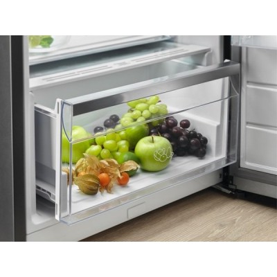Холодильна камера Electrolux, 186x60х65, 358л, А++, ST, диспл внутр., зона св-ті, нерж (RRC5ME38X2)