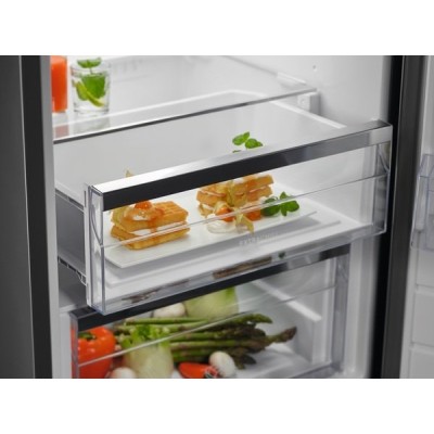 Холодильна камера Electrolux, 186x60х65, 358л, А++, ST, диспл внутр., зона св-ті, нерж (RRC5ME38X2)