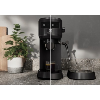 Кавоварка Electrolux ріжкова, 1л, мелена, ручний капуч, LED-дисплей, підігрів чашок, чорний (E6EC1-6BST)