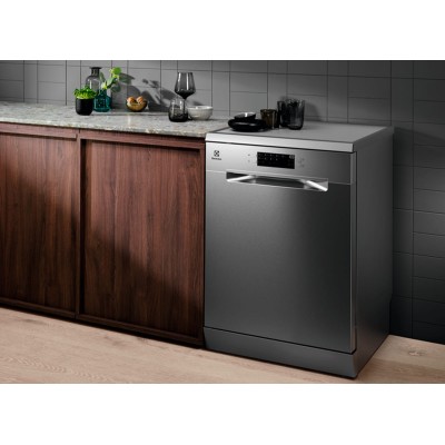 Посудомийна машина Electrolux, 14компл., A+++, 60см, дисплей, інвертор, 3й кошик, нерж (SEM94830SX)