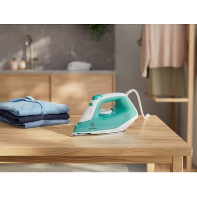 Праска Electrolux, 2200Вт, 250мл, паровий удар 90гр, нерж. сталь, зелено-білий (E5SI2-2AM)
