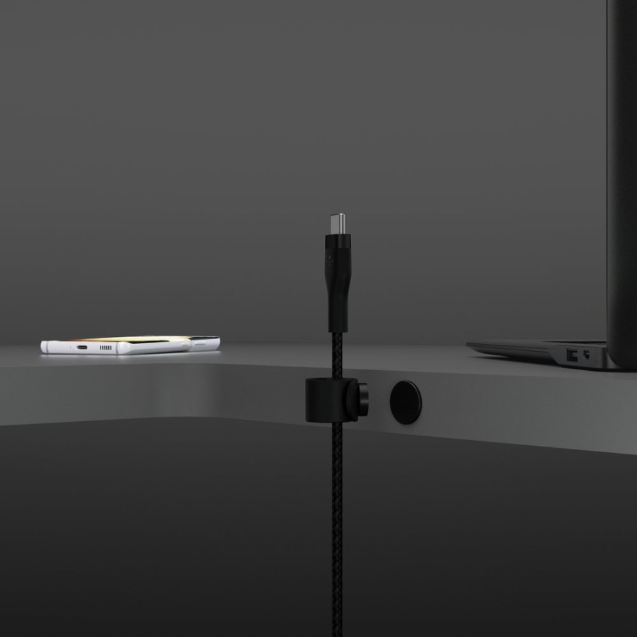 Кабель USB-C > USB-C заряджання/синхронізації Belkin 1м, 60Вт, Type-C, плетений, силіконовий, з ремінцем на магніті, чорний (CAB Кабель USB-C > USB-C заряджання/синхронізації Belkin 1м, 60Вт, Type-C, плетений, силіконовий, з ремінцем на магніті, чорний (CAB
