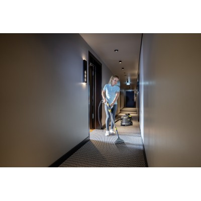 Пилосос професійний миючий Karcher Puzzi 8/1 Adv 1200Вт 270мБар контейнер 8/7л 8.6кг