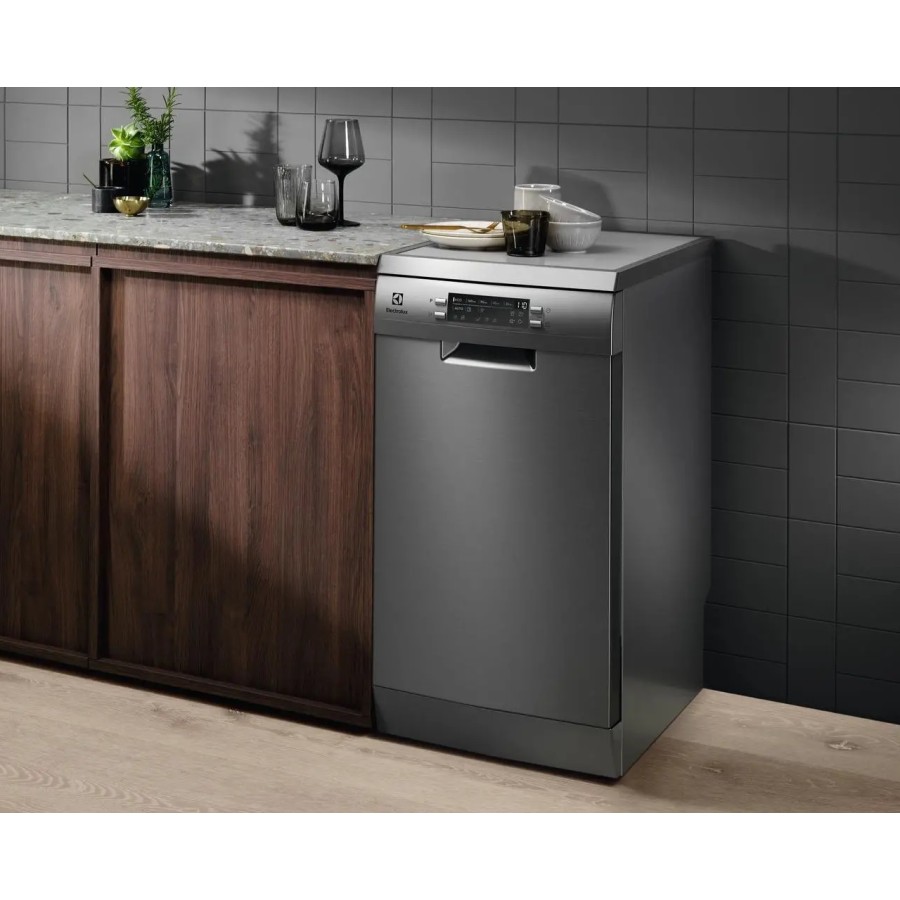 Посудомийна машина Electrolux, 10компл., E, 45см, дисплей, інвертор, 3й кошик, нерж Посудомийна машина Electrolux, 10компл., E, 45см, дисплей, інвертор, 3й кошик, нерж