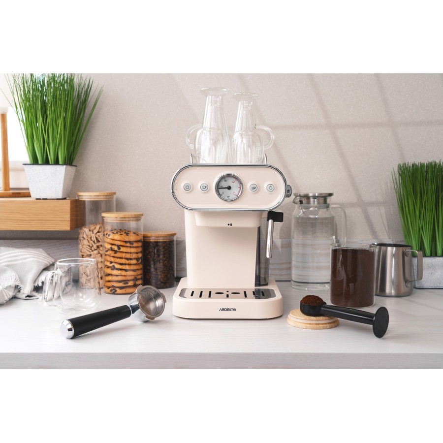 Кавоварка Ardesto ріжкова Vintage Dream 1.2л, мелена, ручний капучинатор, підігрів чашок, бежевий (FCM-E15BG) Кавоварка Ardesto ріжкова Vintage Dream 1.2л, мелена, ручний капучинатор, підігрів чашок, бежевий (FCM-E15BG)