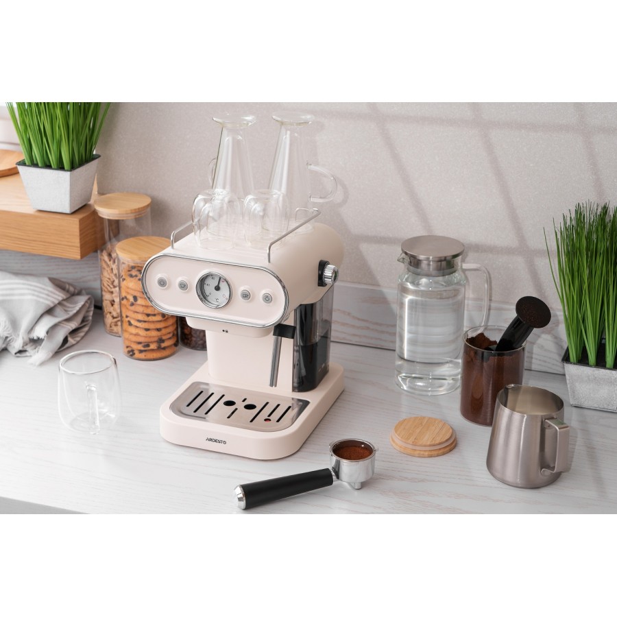 Кавоварка Ardesto ріжкова Vintage Dream 1.2л, мелена, ручний капучинатор, підігрів чашок, бежевий (FCM-E15BG) Кавоварка Ardesto ріжкова Vintage Dream 1.2л, мелена, ручний капучинатор, підігрів чашок, бежевий (FCM-E15BG)