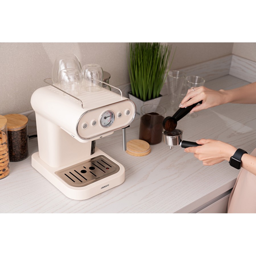 Кавоварка Ardesto ріжкова Vintage Dream 1.2л, мелена, ручний капучинатор, підігрів чашок, бежевий (FCM-E15BG) Кавоварка Ardesto ріжкова Vintage Dream 1.2л, мелена, ручний капучинатор, підігрів чашок, бежевий (FCM-E15BG)
