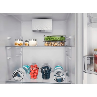 Холодильна камера Whirlpool вбудована, 177x54х54, 314л, А++, ST, інв., білий