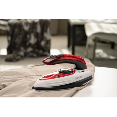 Праска Ardesto дорожня TI-S1200, 1000Вт, 70мл, паровий удар, постійна пара - 15гр, керам. підошва, біло-червоний