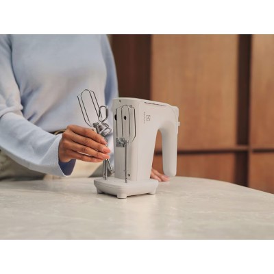 Міксер Electrolux ручний 500Вт, насадки-4, турборежим, білий (EHM4W)