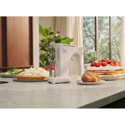 Міксер Electrolux ручний 500Вт, насадки-4, турборежим, білий (EHM4W)