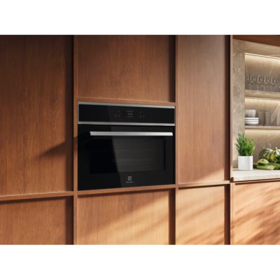 Мікрохвильова піч Electrolux вбудована, 44л, електрон. керування, 2100Вт, гриль, дисплей, чорний (EVM8E09X)