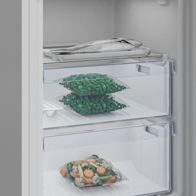 Холодильник Beko з нижн. мороз., 153x54x58, xолод.відд.-142л, мороз.відд.-87л, 2дв., E, ST, білий (RCSA240K40WN)