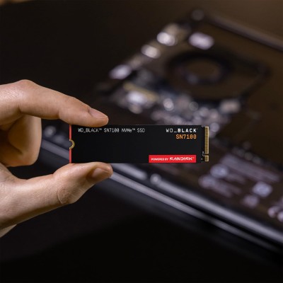 Накопичувач SSD WD M.2 2TB PCIe 4.0 Black SN7100 (WDS200T4X0E)