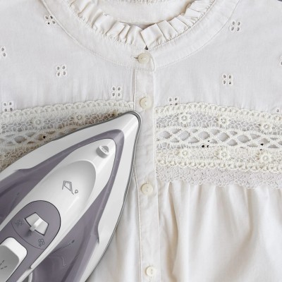 Праска Tefal Virtuo 30, 2000Вт, 240мл, паровий удар -120гр, постійна пара - 27гр, керам. підошва, сіро-фіолетовий