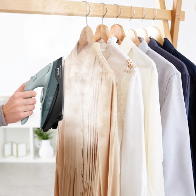 Праска Tefal безпровідна Freemove Power, 2600Вт, 250мл, паровий удар -220гр, постійна пара - 40гр, база для заряджання, автовимк