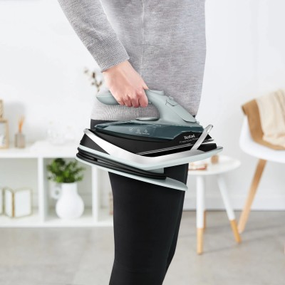 Праска Tefal безпровідна Freemove Power, 2600Вт, 250мл, паровий удар -220гр, постійна пара - 40гр, база для заряджання, автовимк