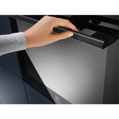 Духова шафа Electrolux електрична, 72л, A+, пара, дисплей, конвекція, телескопічні напрямні, чорний (EOD6F77H)