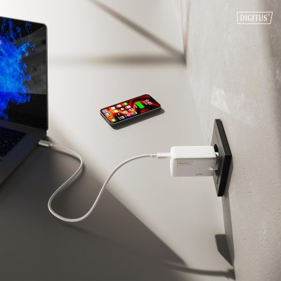 Зарядний пристрій DIGITUS GaN 2хUSB-C, 1хUSB-A, 67W (DA-10303)