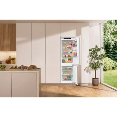 Вбуд. холодильник з мороз. камерою Gorenje, 177х55х54см, 2 двері, 176(76)л, А+, NF+, Зона св-ті, Диспл, Біли (NRKI517E41)